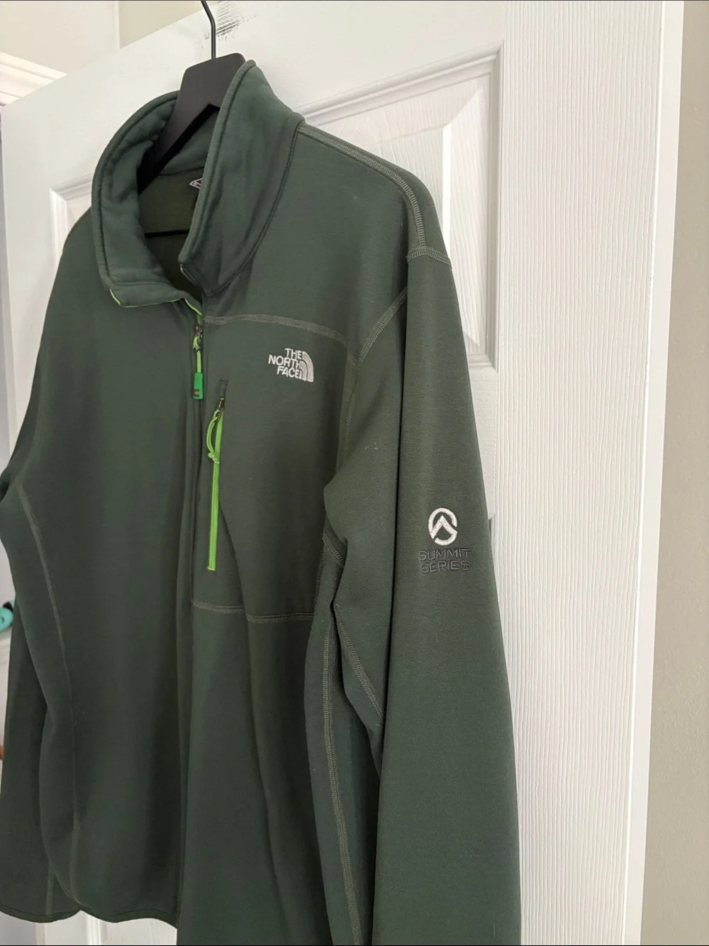The North Face Men's Forest Green Quarter-Zip Fleece with Lime Trim